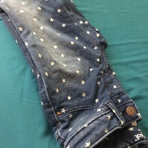 Size 7/8 girls jeggings! No stains or rips.